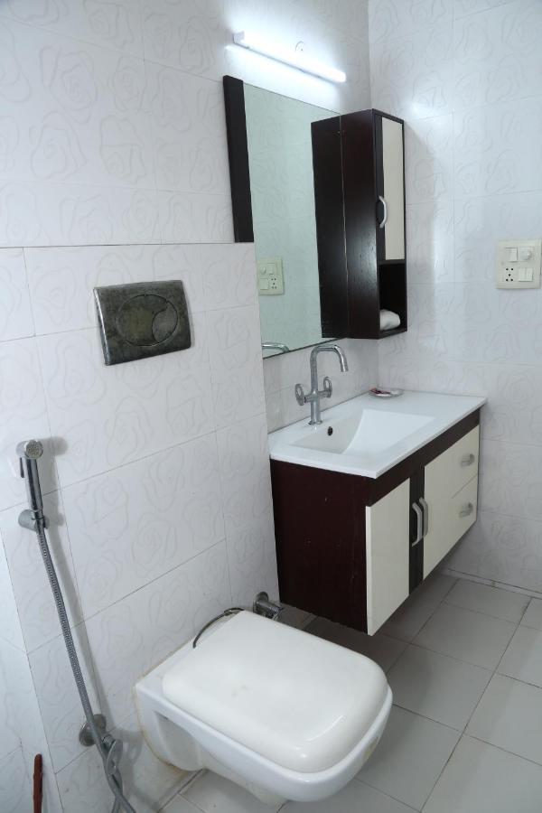 Hotel J P Residency Greater Noida Exterior foto